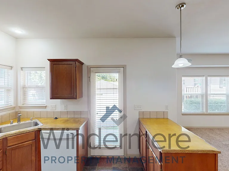 1100 S College Ave — Photo 6
