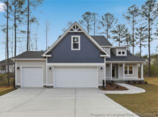 96 Graduate Ct, Spring Lake, NC 28390