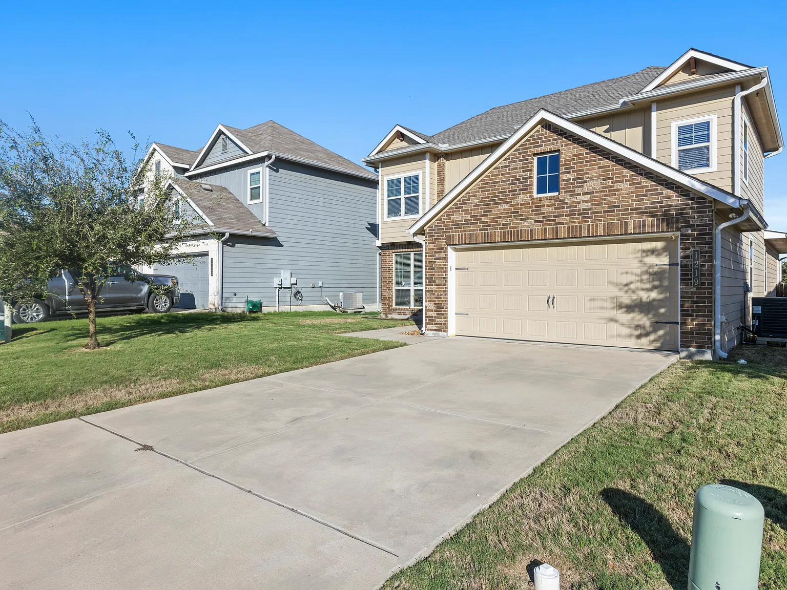 5 bed, 3089 sqft, $2,495 — Photo 1