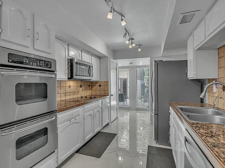 6433 Southpoint Dr — Photo 11