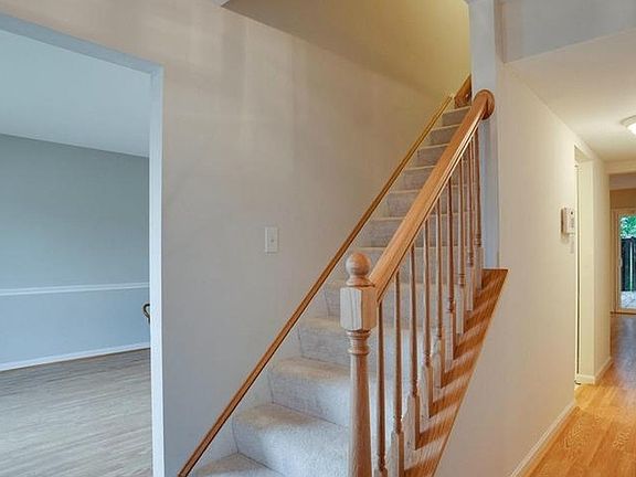 3rd image of 211 Greenfield Ct