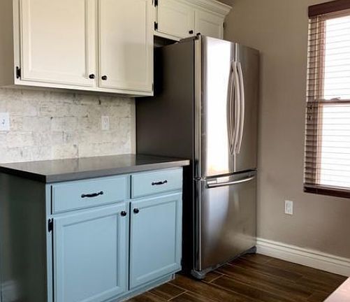 4th image of 1345 N Rosemont