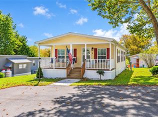2 Woodview Ct, Bath, PA 18014