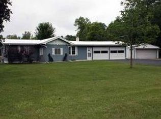 9795 W Gray Lake Rd, Gillett, WI 54124