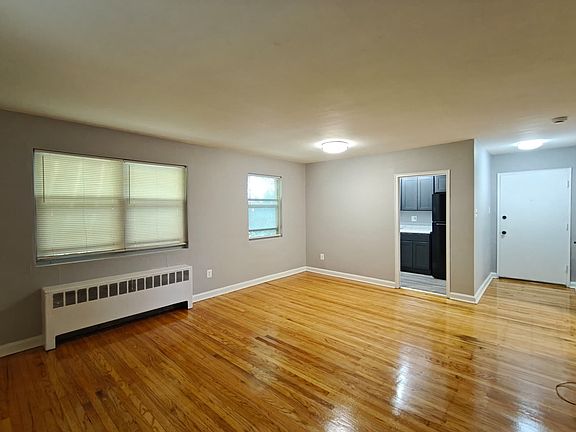 3rd image of 121 Forest Ave #10D