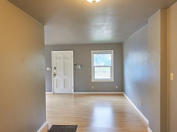 Dining area and flex space.