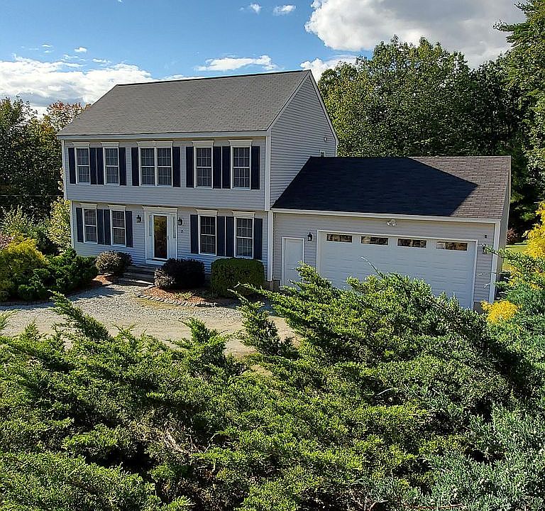 1st image of 15 Badger Hill Dr