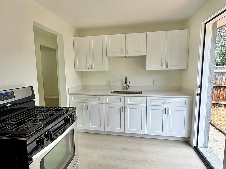 1143 Akron St #1143 — Photo 16