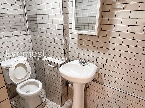4th image of 8102 4th Ave S #B