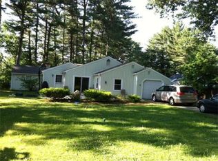 16 Manchonis Rd, Wilbraham, MA 01095