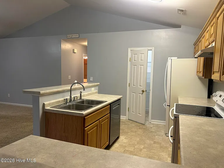 212 W Woodbine Ter — Photo 8