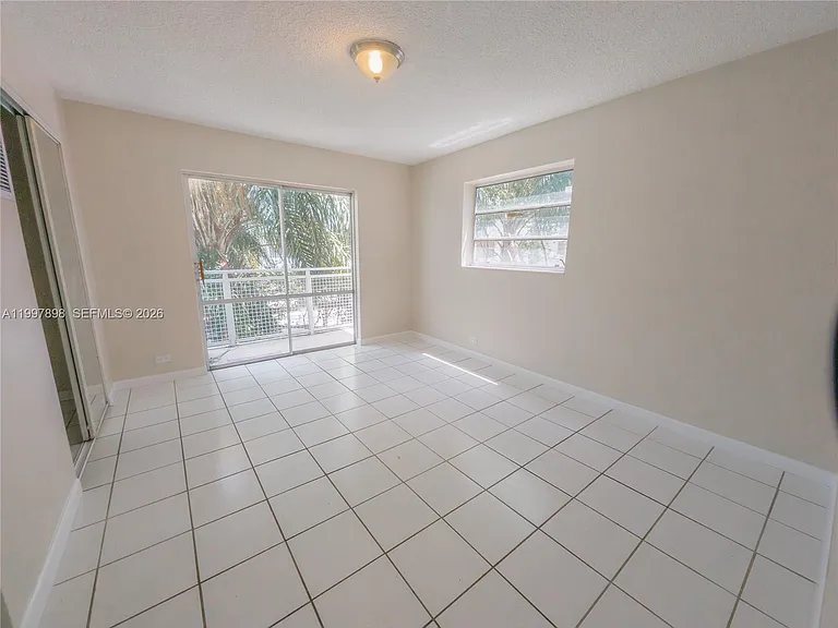 1610 NW North River Dr #204 — Photo 4