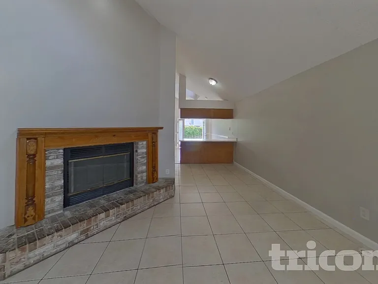 417 Filmore Dr — Photo 2