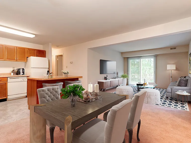Hunter's Run Apartments — Photo 5