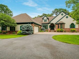 3240 Davis Dr, Eau Claire, WI 54701