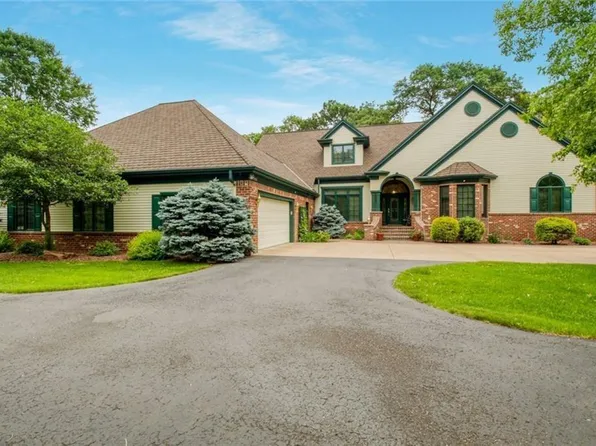3240 Davis Drive, Eau Claire, WI 54701