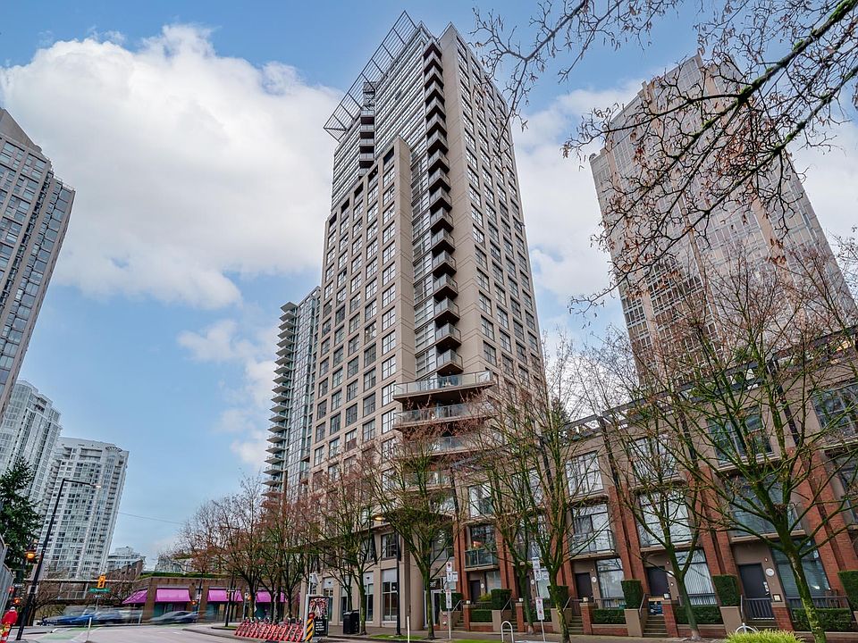 1st image of 989 Beatty St #305