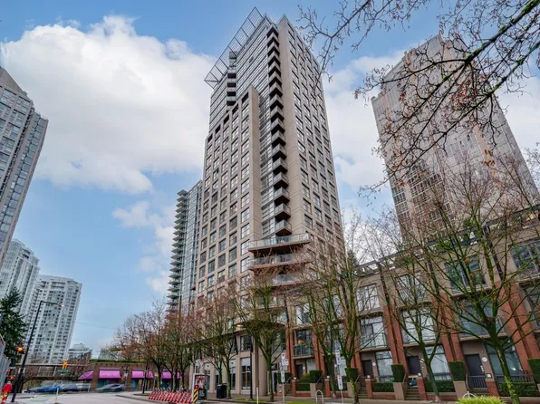 989 Beatty St #305, Vancouver, BC V6Z 3C2