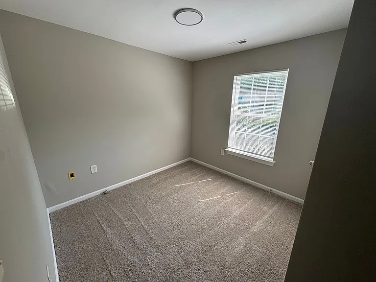 5819 Hamilton Oaks Dr — Photo 4