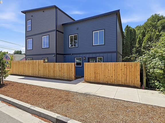 4th image of 2701 SE 85th Ave #B
