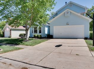 1526 Strawberry Glen Ct, Ballwin, MO