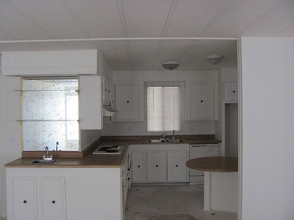 3rd image of 24303 Woolsey Canyon Rd Spc 80