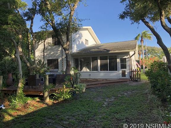 4th image of 823 E 22nd Ave