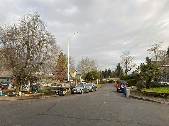 5th image of 5017 NE Emerson Ct