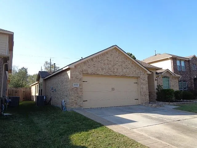 20211 Ray Falls Dr — Photo 3