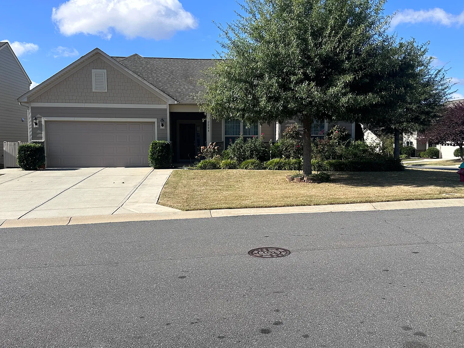 3 bed, 2.5 bath, 2500 sqft, $3,300 — Photo 3