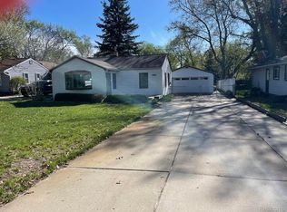 1659 Weymouth St, West Bloomfield, MI