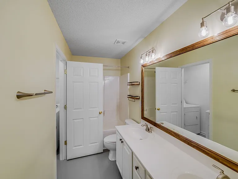 15021 Deshler Ct — Photo 29