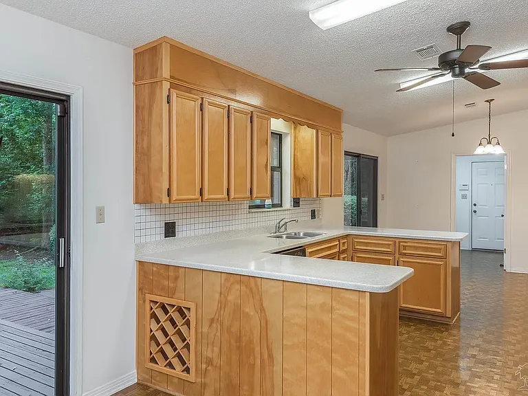 2840 Creekwood Dr — Photo 11