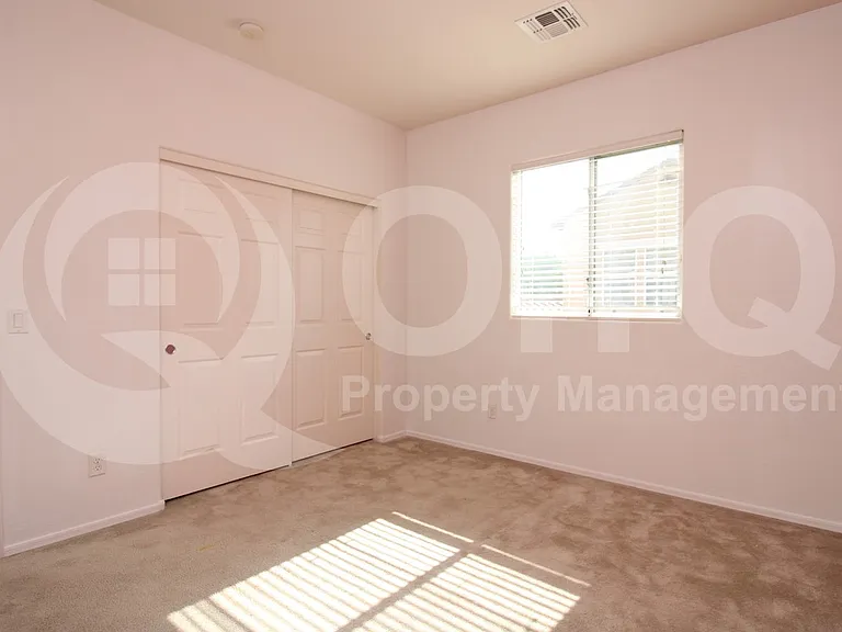 9134 S Roberts Rd — Photo 16