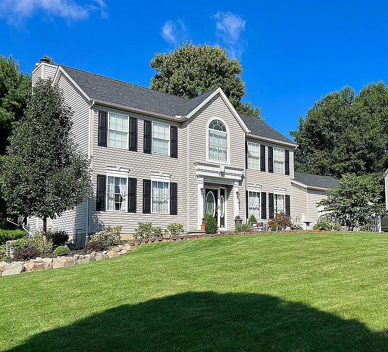 2nd image of 532 Queen Anns Pl