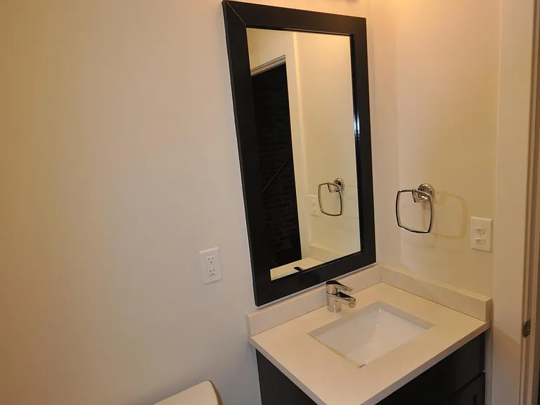 20 Sussex St #1B — Photo 8