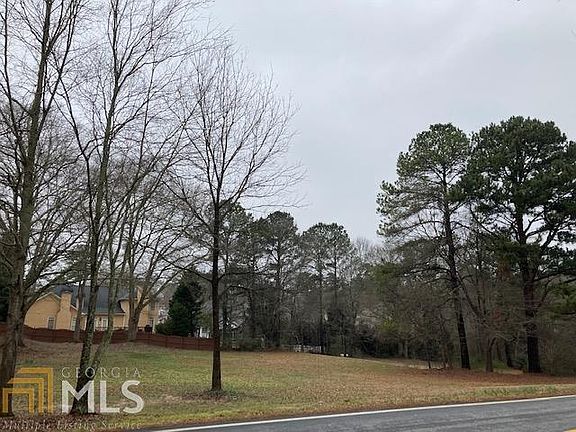 5th image of 155 Pinehurst Ln