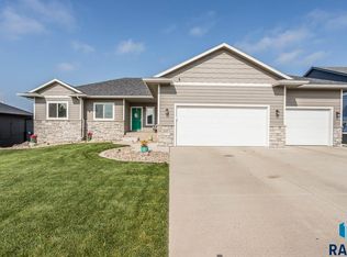 317 N Red Spruce Ave, Sioux Falls, SD 57110
