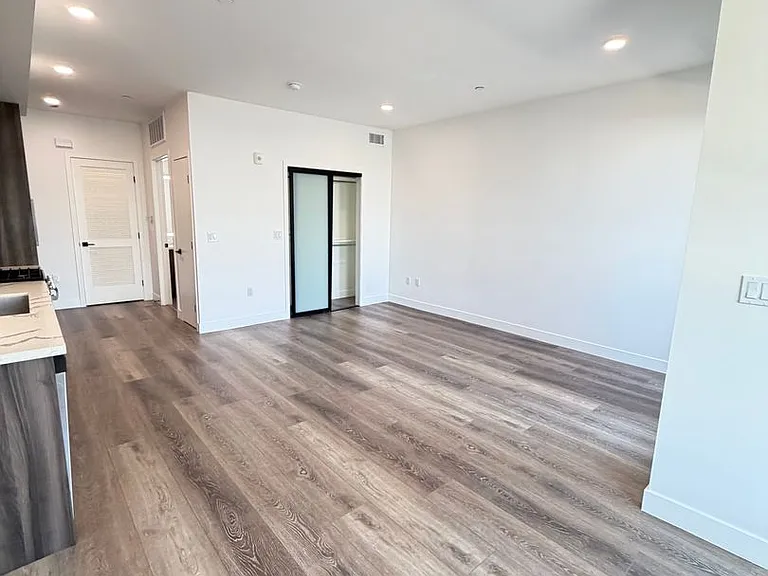 Montecito Lofts — Photo 3