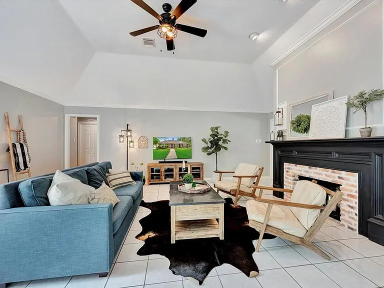 15402 Willow Shores Dr — Photo 11