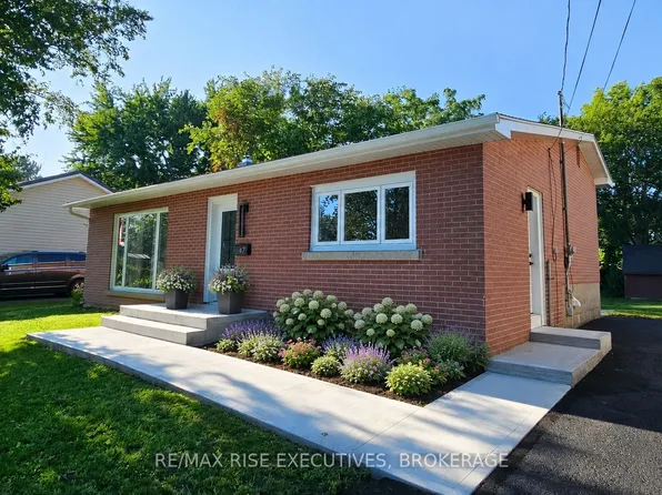 47 Henry Cres, Loyalist, ON K7N 1G6