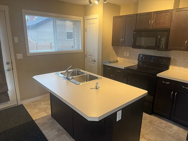 1057 Watt Promenade SW — Photo 5