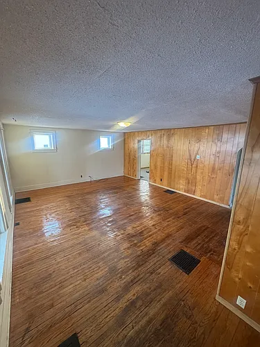108 S Whitley St Photo 1