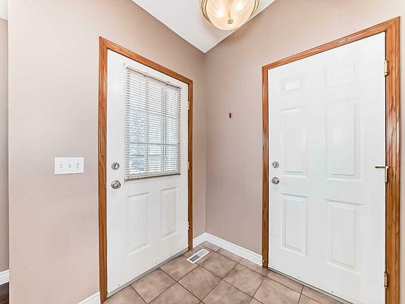 3rd image of 125 Harvest Oak Cir NE