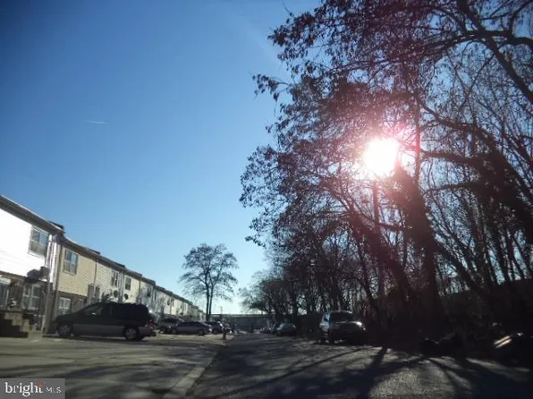 547 Allengrove St, Philadelphia, PA 19120