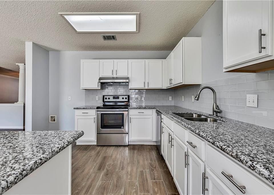 1st image of 908 Lodosa Dr