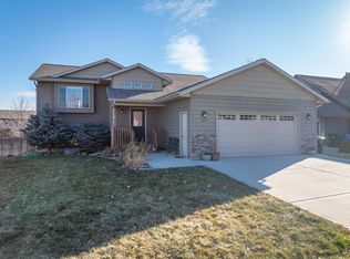 4252 Fieldstone Dr, Rapid City, SD 57703