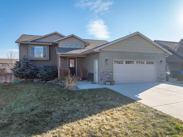 4252 Fieldstone Dr, Rapid City, SD 57703