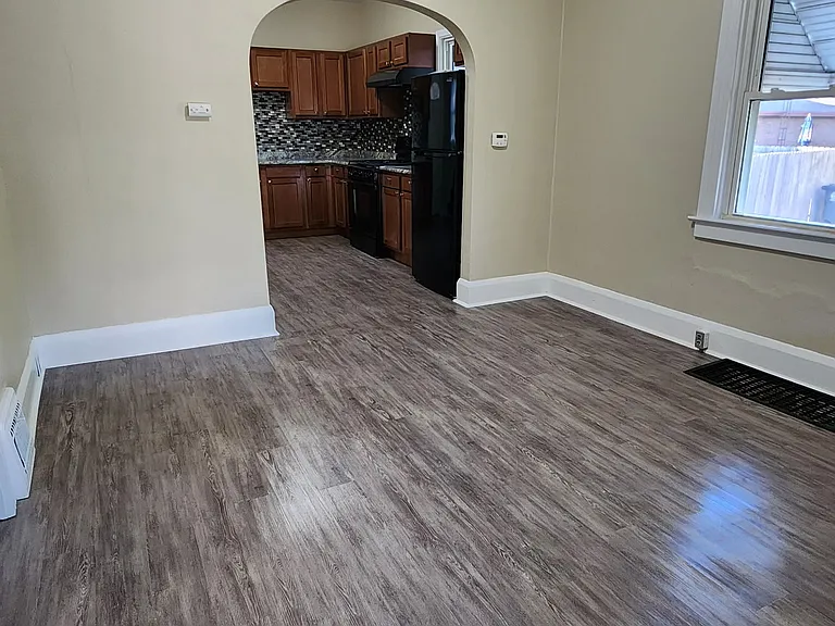 55 E Lake St — Photo 10