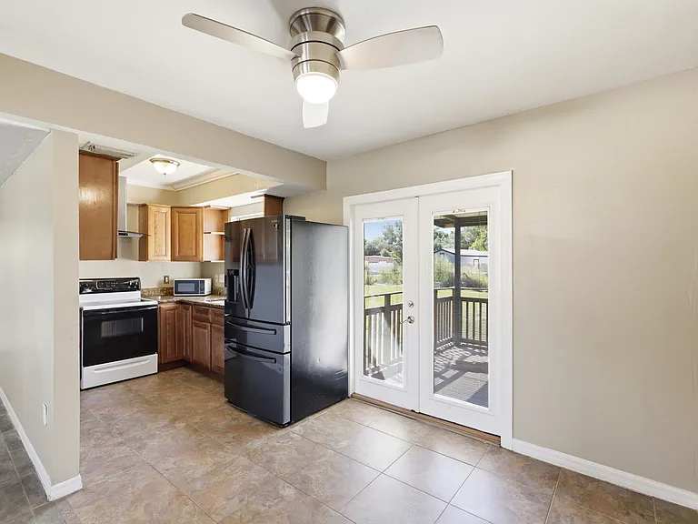 1107 Jamela Dr — Photo 12